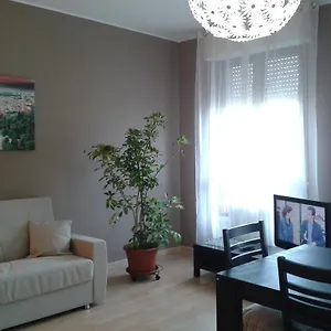 Certosa 3 Bedrooms , Milan Italie